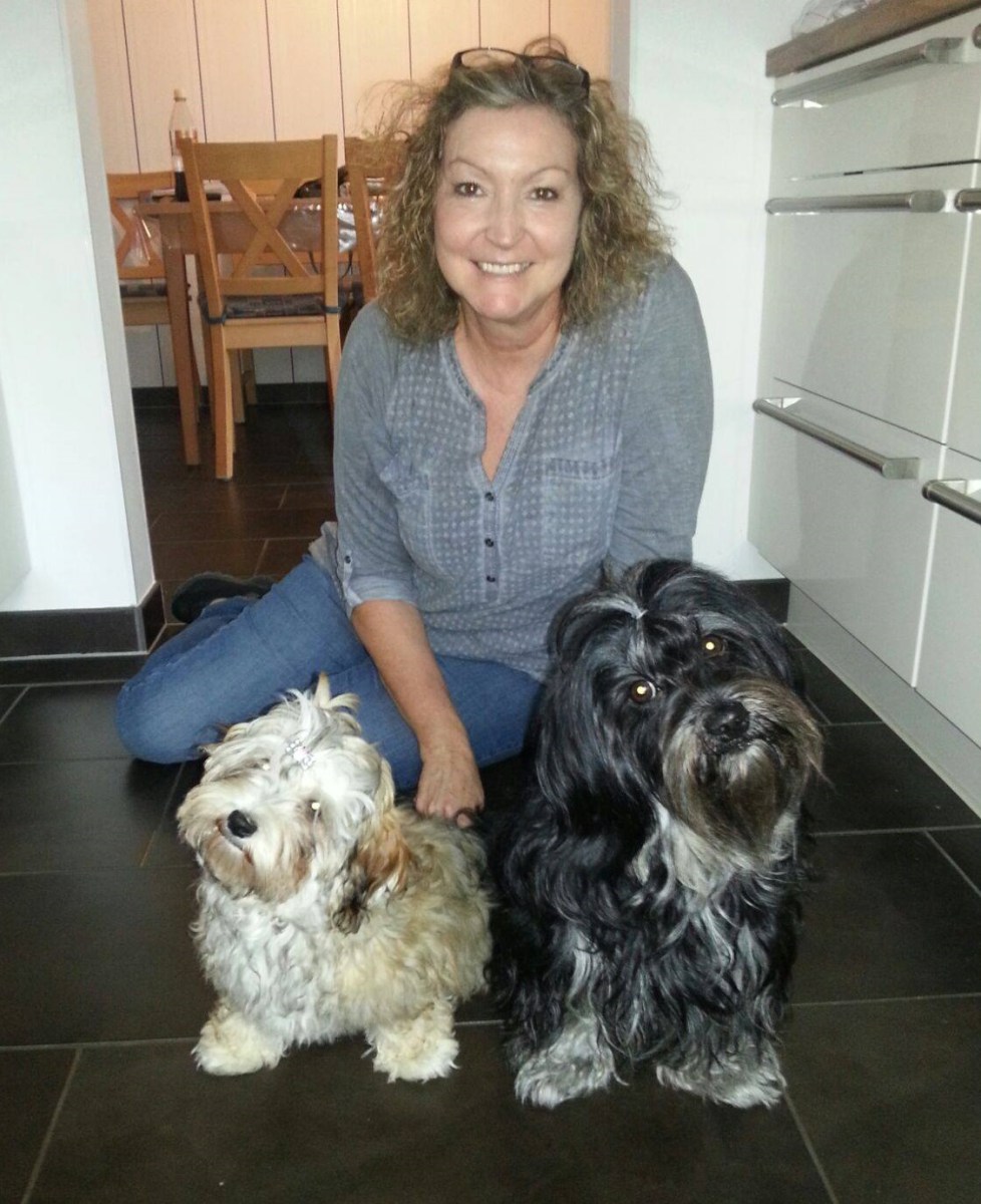 Mama Nala mit Tochter Arya und Herrchen